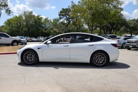 More photos of 2021 Tesla Model 3 Standard Range Plus at Covert Buick GMC, TX