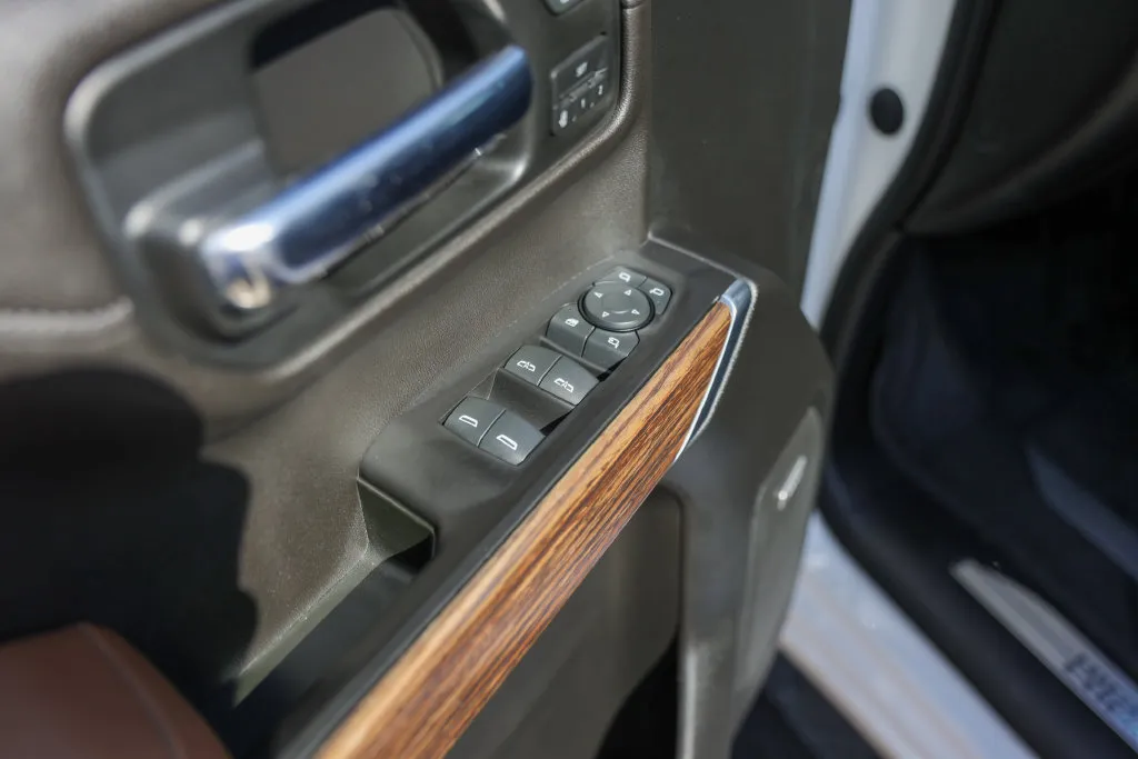 Chevrolet Silverado photo 27