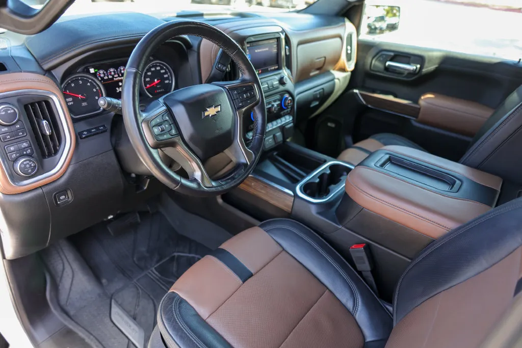 Chevrolet Silverado photo 13