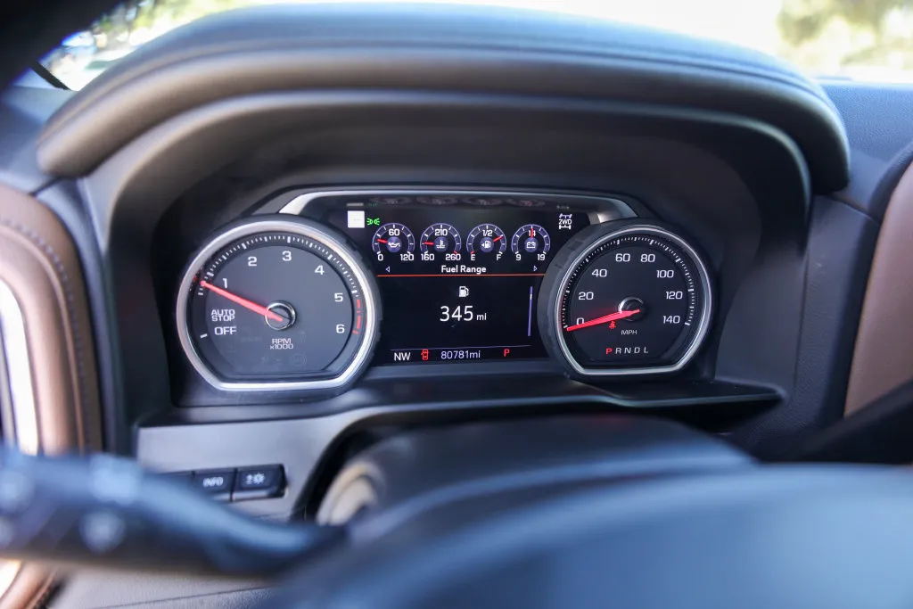 Chevrolet Silverado photo 14