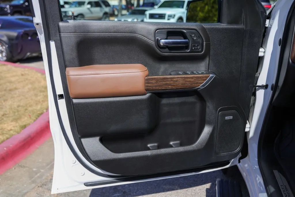 Chevrolet Silverado photo 28