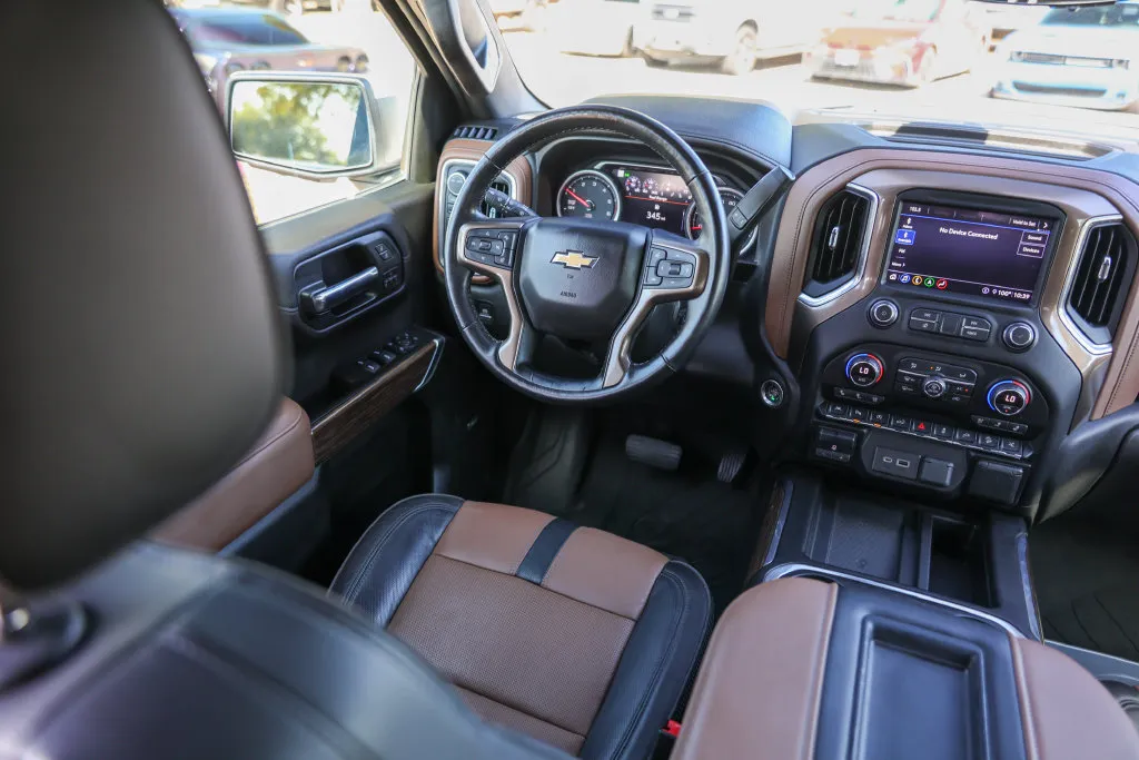 Chevrolet Silverado photo 31