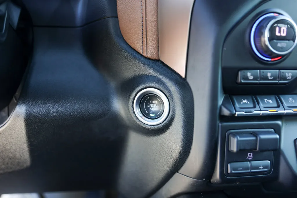 Chevrolet Silverado photo 21