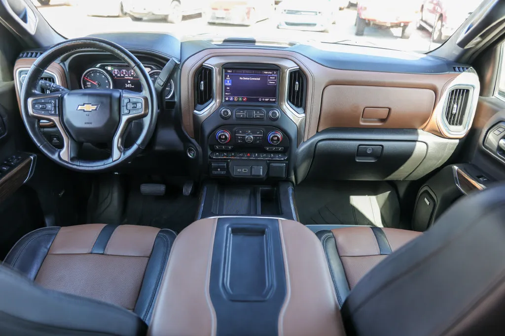 Chevrolet Silverado photo 30