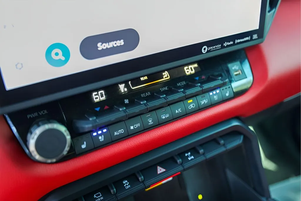 Toyota Sequoia photo 21