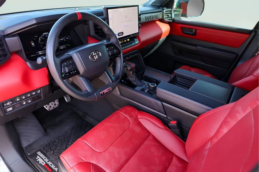 Toyota Sequoia photo 13