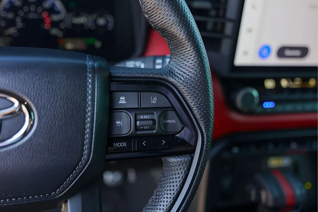 Toyota Sequoia photo 16