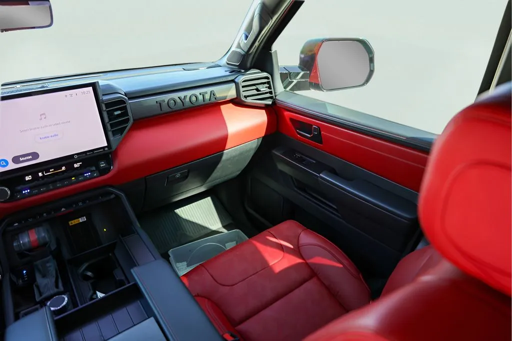 Toyota Sequoia photo 31