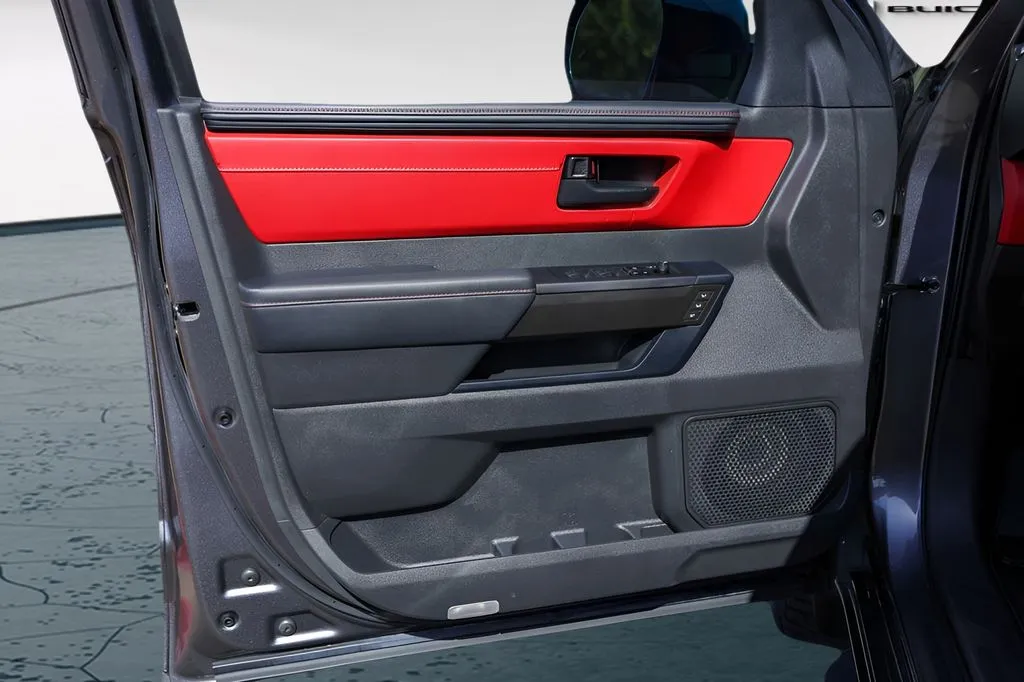Toyota Sequoia photo 26