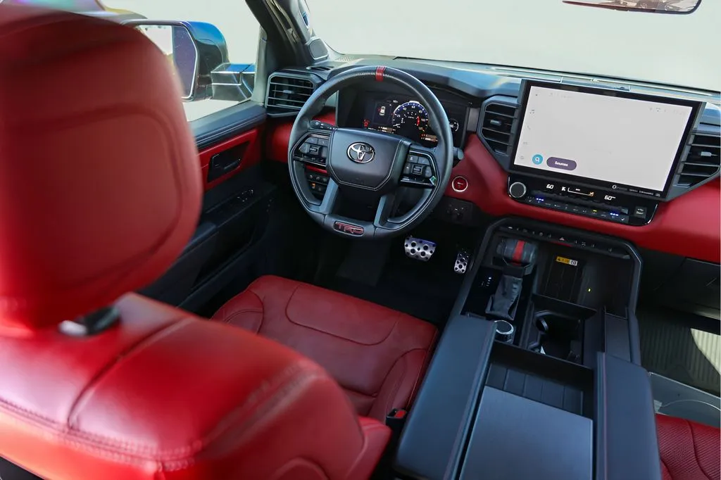 Toyota Sequoia photo 30