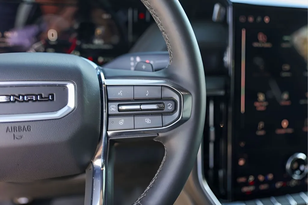 GMC Yukon photo 16
