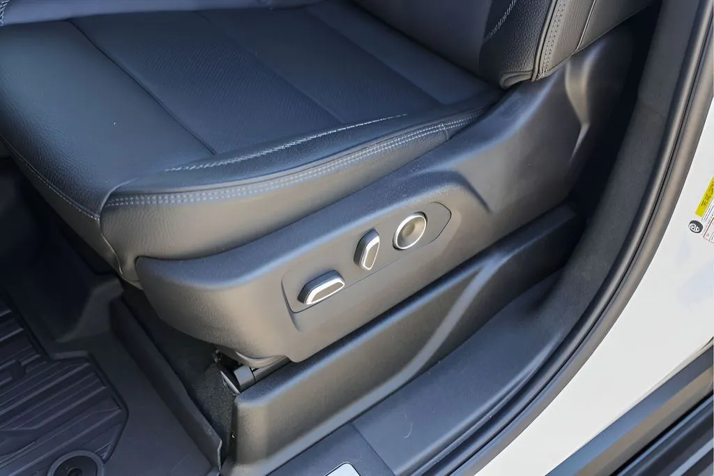 GMC Yukon photo 11