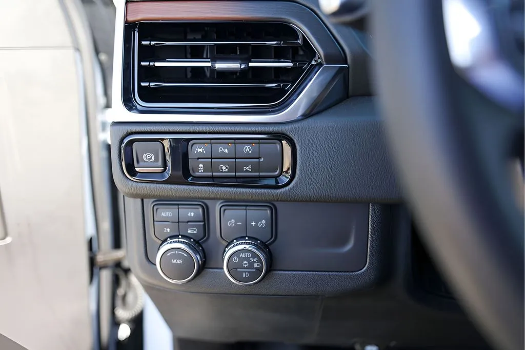 GMC Yukon photo 18