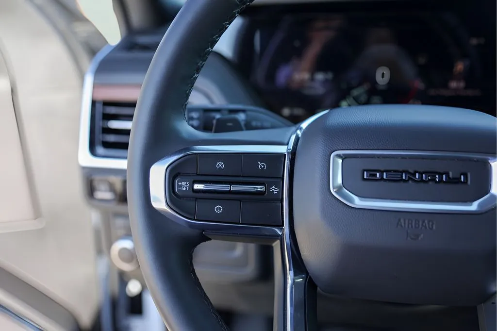 GMC Yukon photo 17