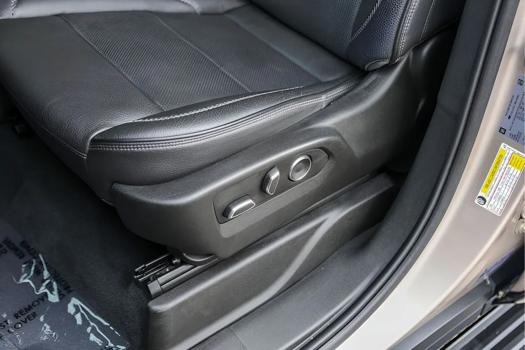 GMC Yukon photo 11