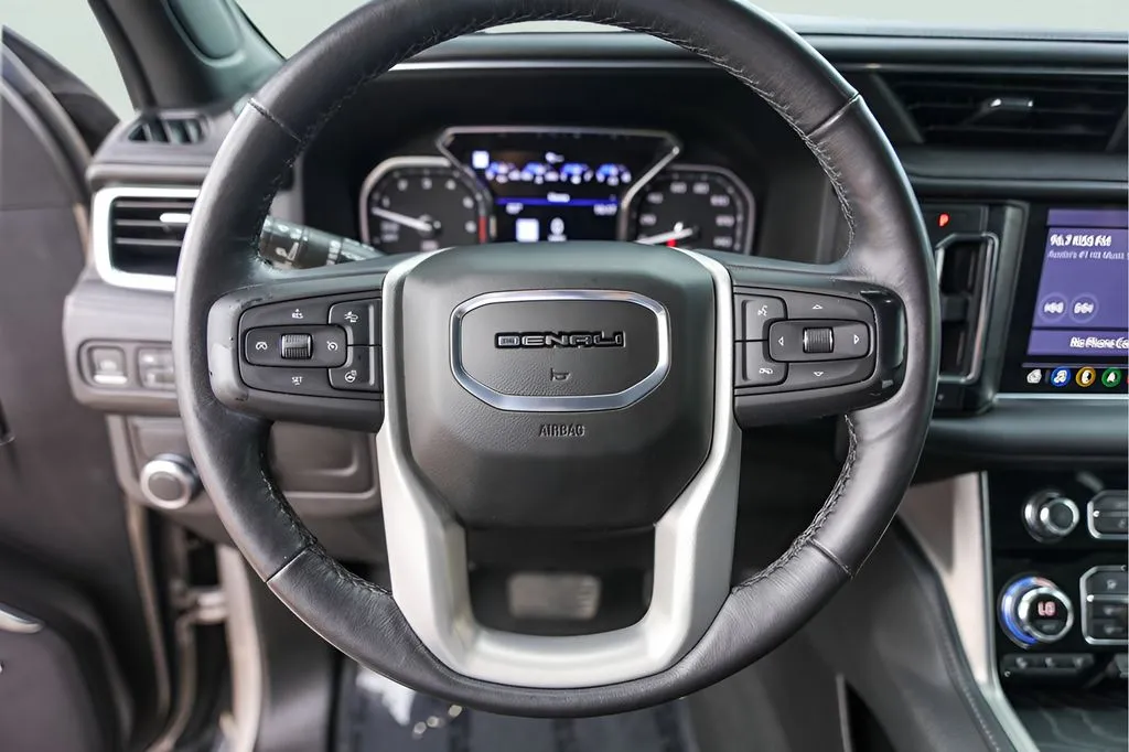 GMC Yukon photo 15