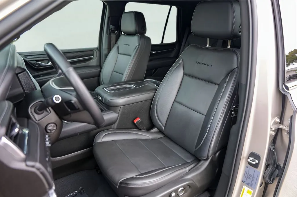 GMC Yukon photo 10
