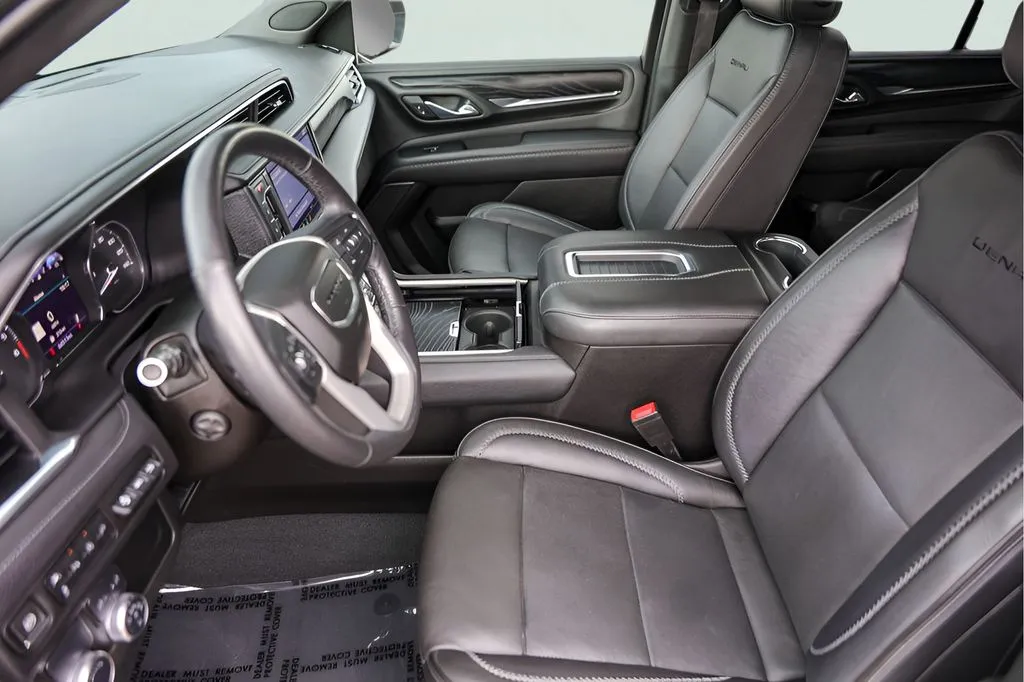 GMC Yukon photo 12