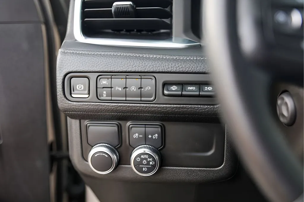 GMC Yukon photo 18