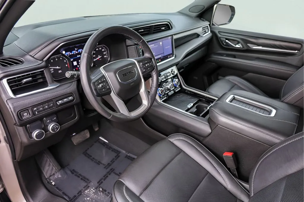 GMC Yukon photo 13
