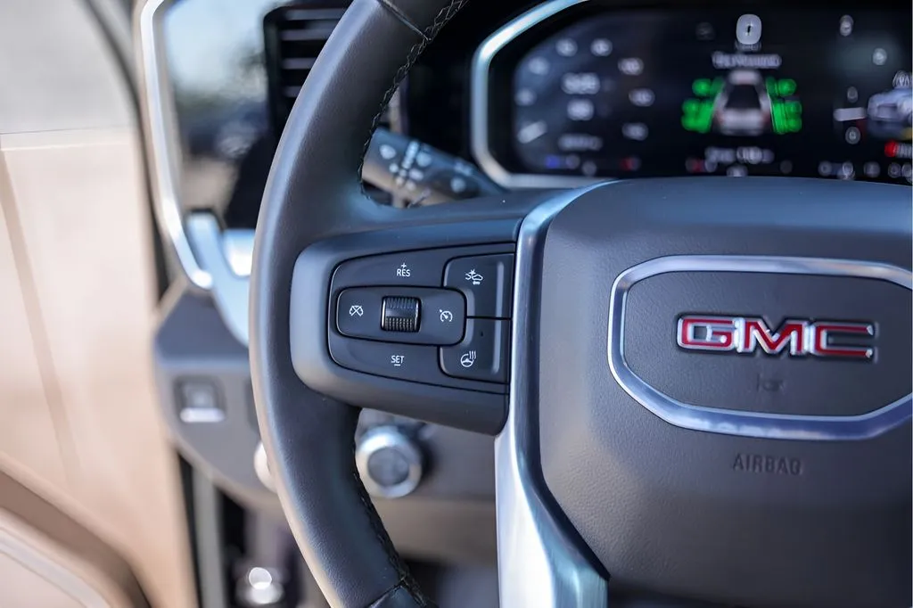 GMC Sierra photo 17