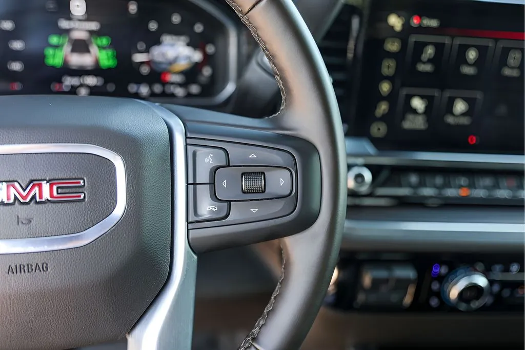 GMC Sierra photo 16
