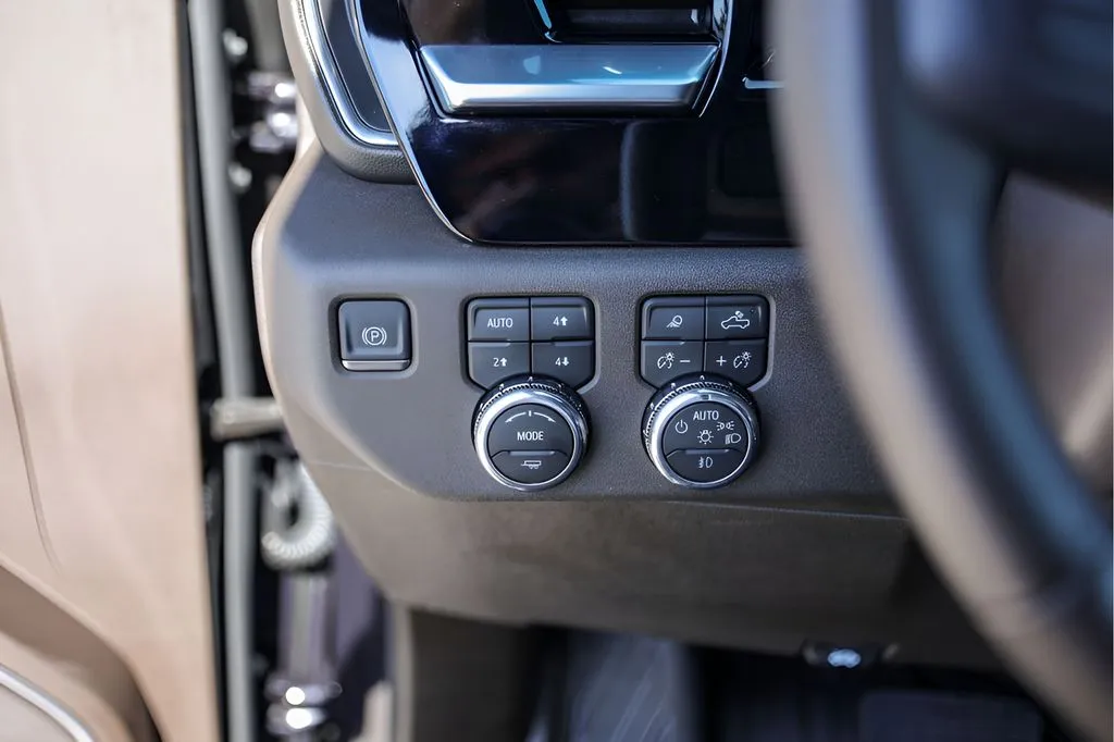 GMC Sierra photo 18