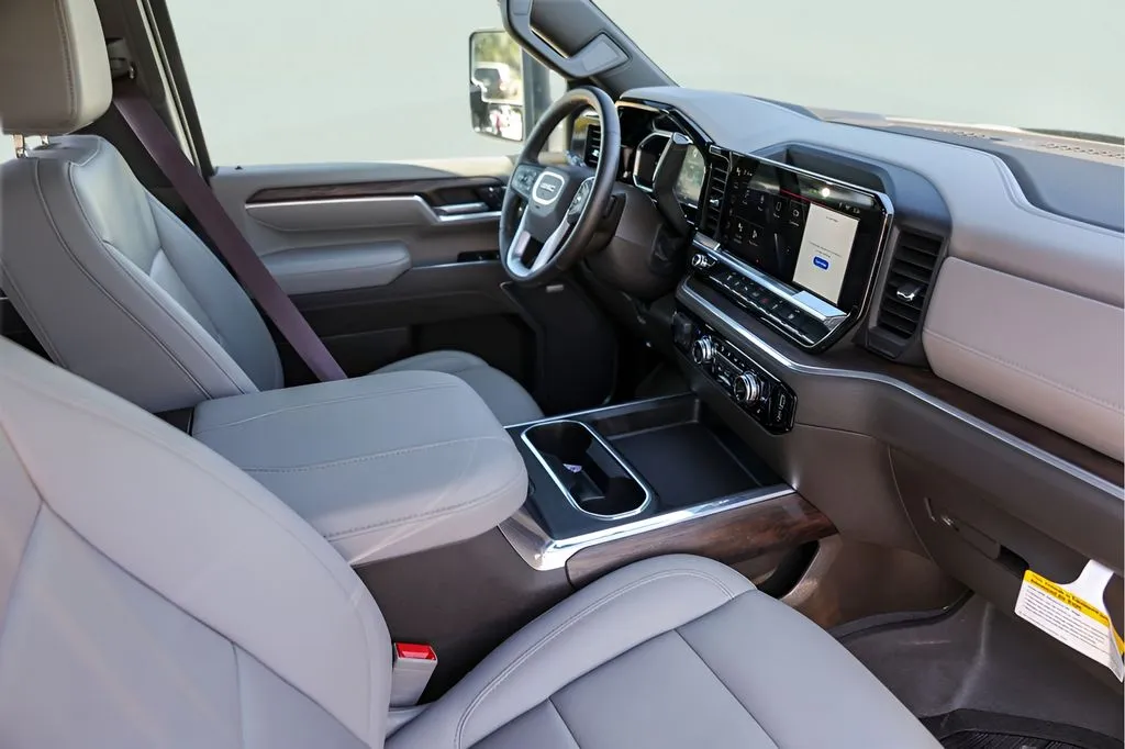 GMC Sierra photo 32