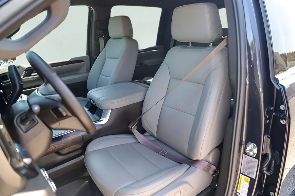 GMC Sierra photo 10