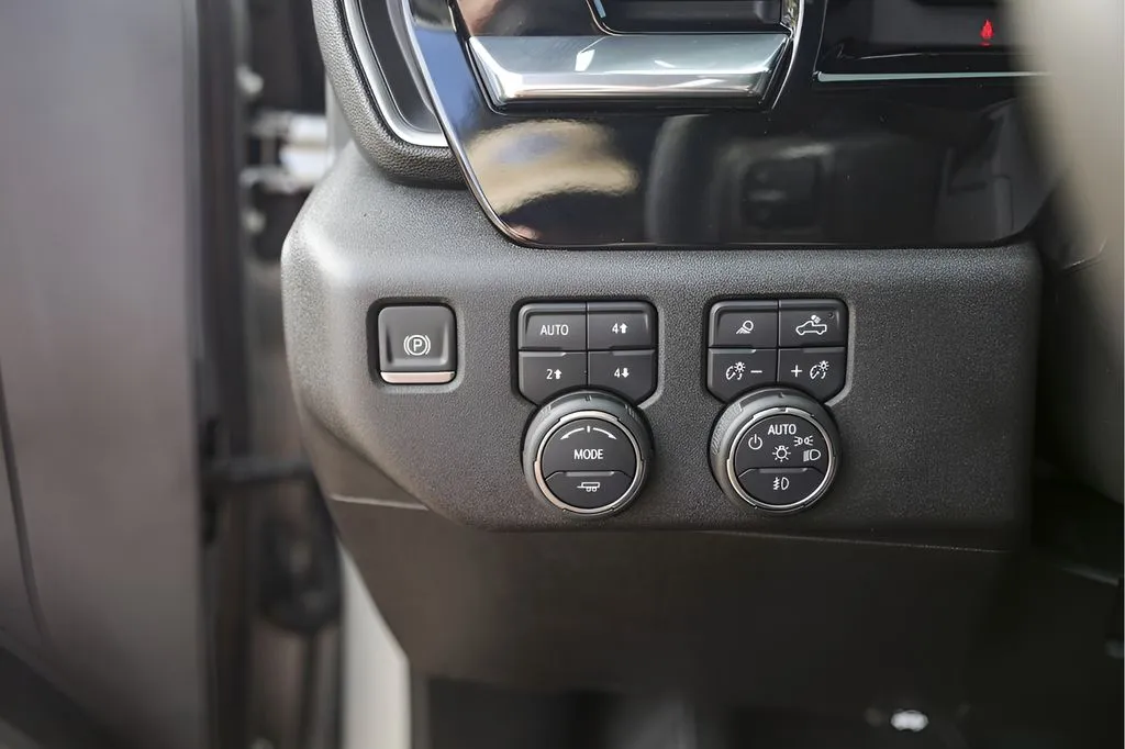 Chevrolet Silverado photo 18