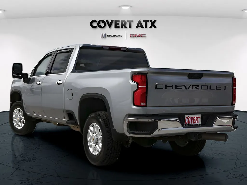 Chevrolet Silverado photo 6