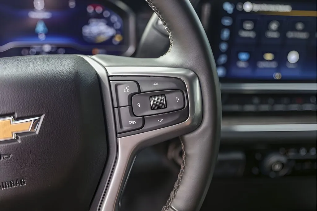 Chevrolet Silverado photo 16