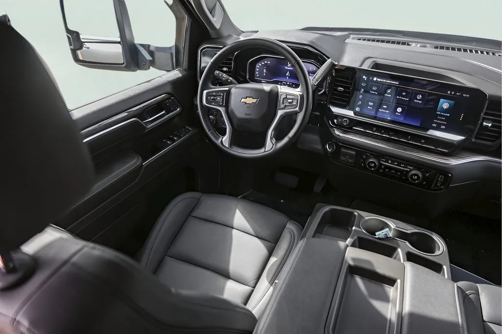 Chevrolet Silverado photo 28
