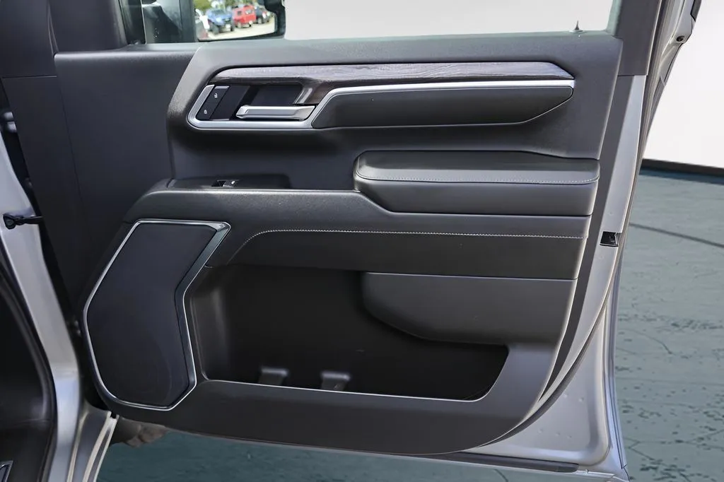 Chevrolet Silverado photo 30