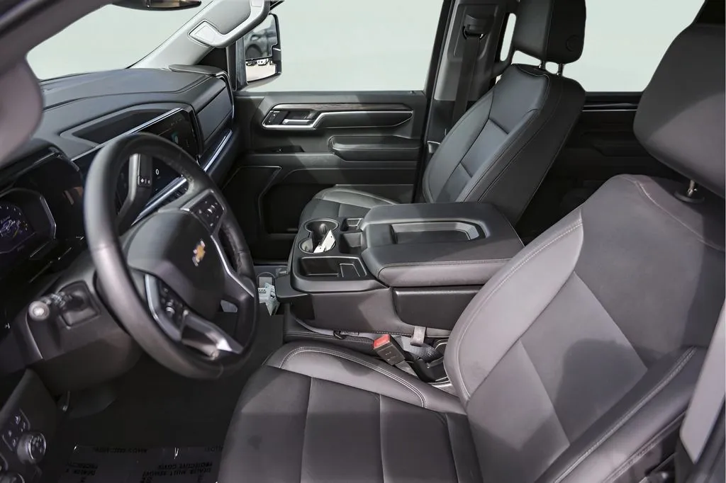 Chevrolet Silverado photo 12