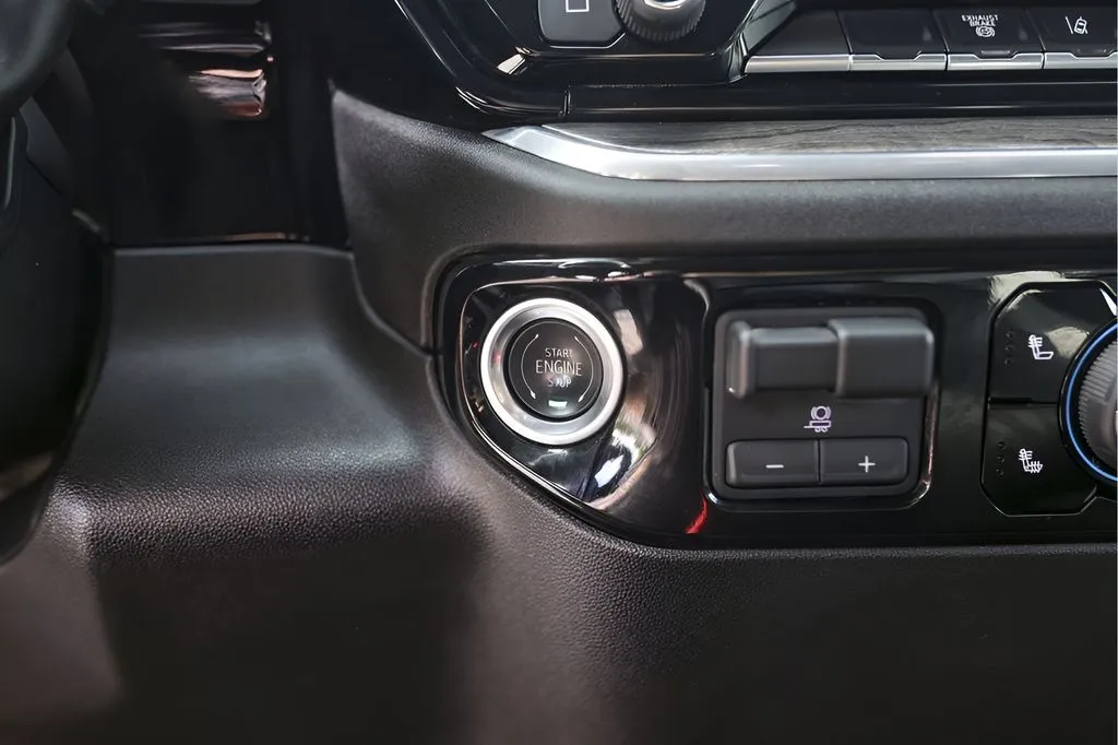 Chevrolet Silverado photo 21