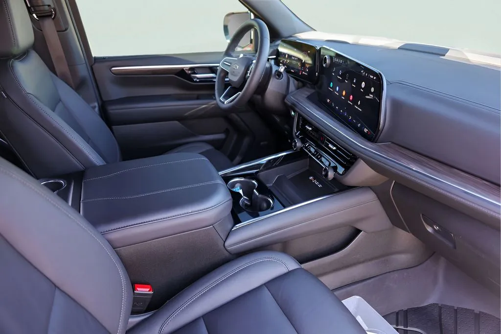 Chevrolet Suburban photo 31