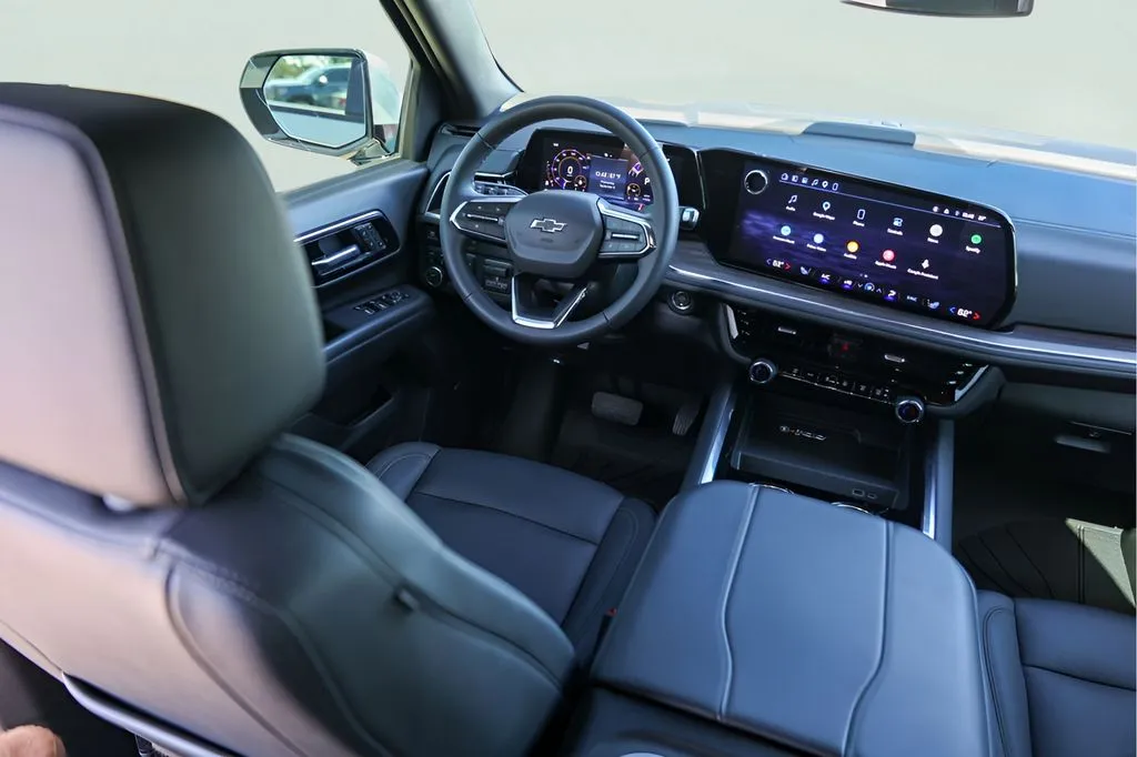 Chevrolet Suburban photo 28