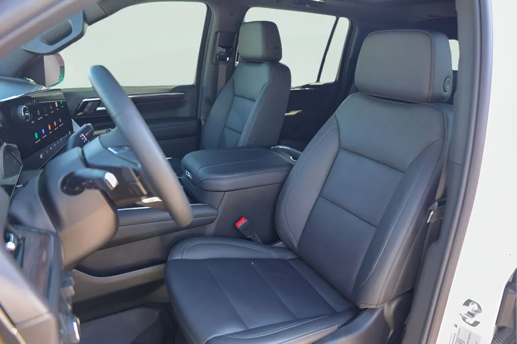 Chevrolet Suburban photo 10