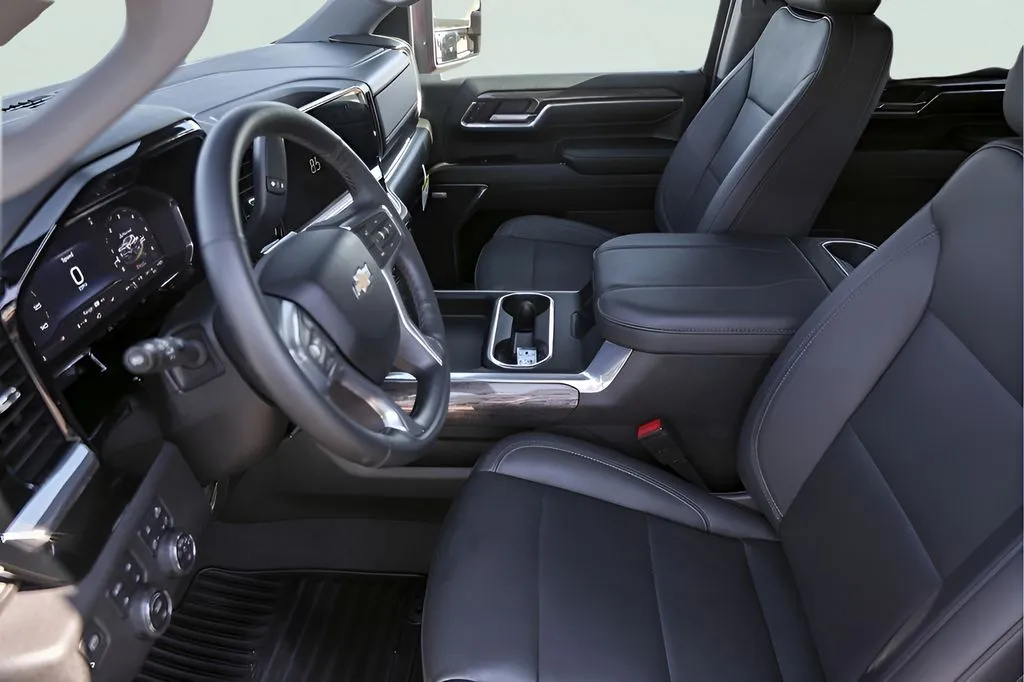Chevrolet 3500HD photo 12