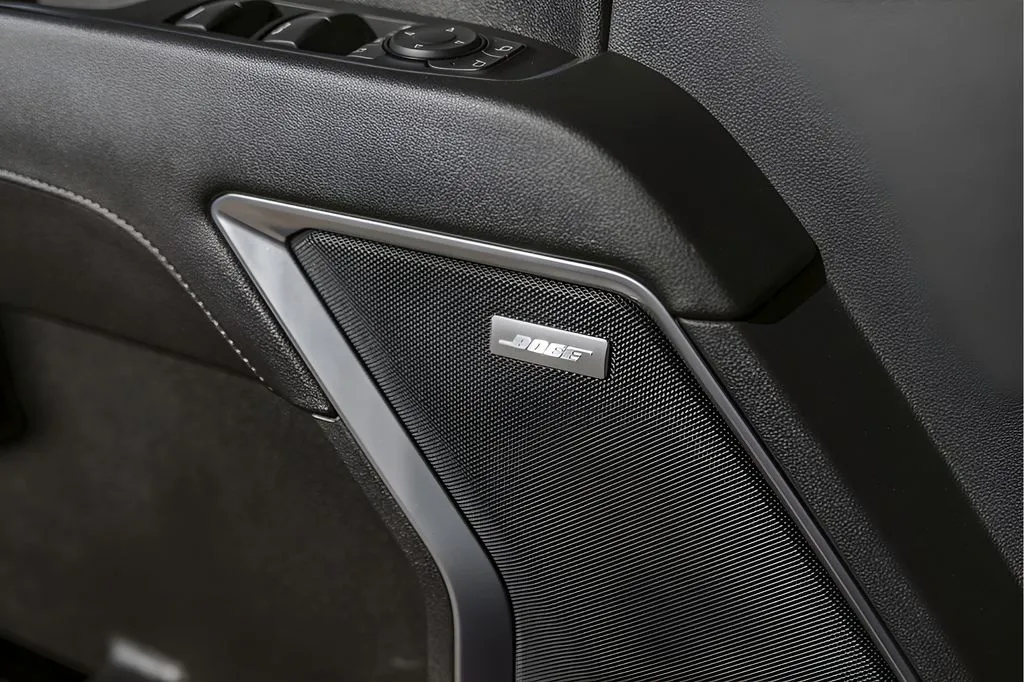 Chevrolet 3500HD photo 24