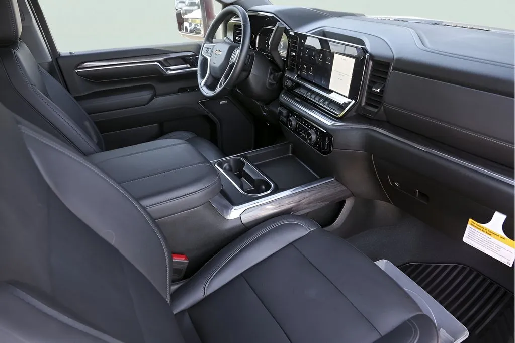 Chevrolet 3500HD photo 32