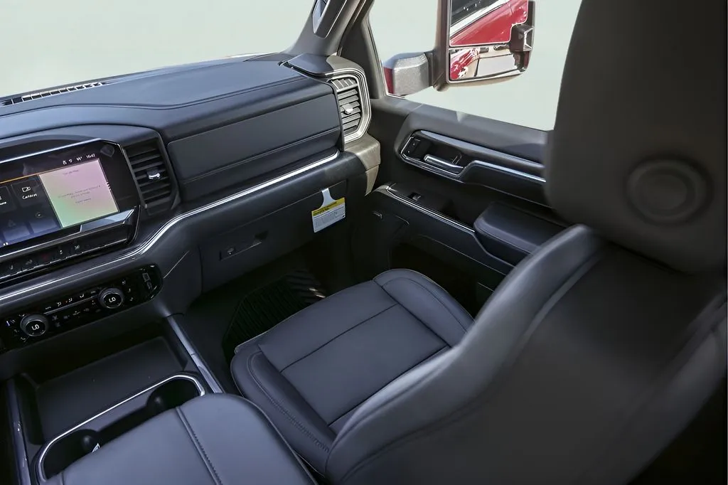 Chevrolet 3500HD photo 30