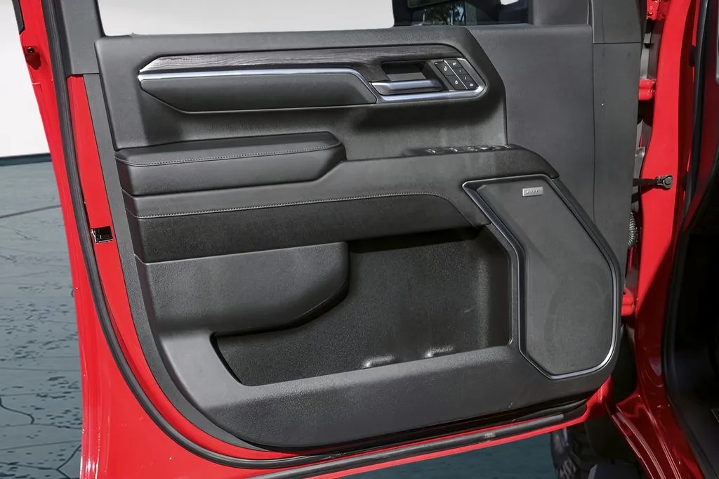 Chevrolet 3500HD photo 26