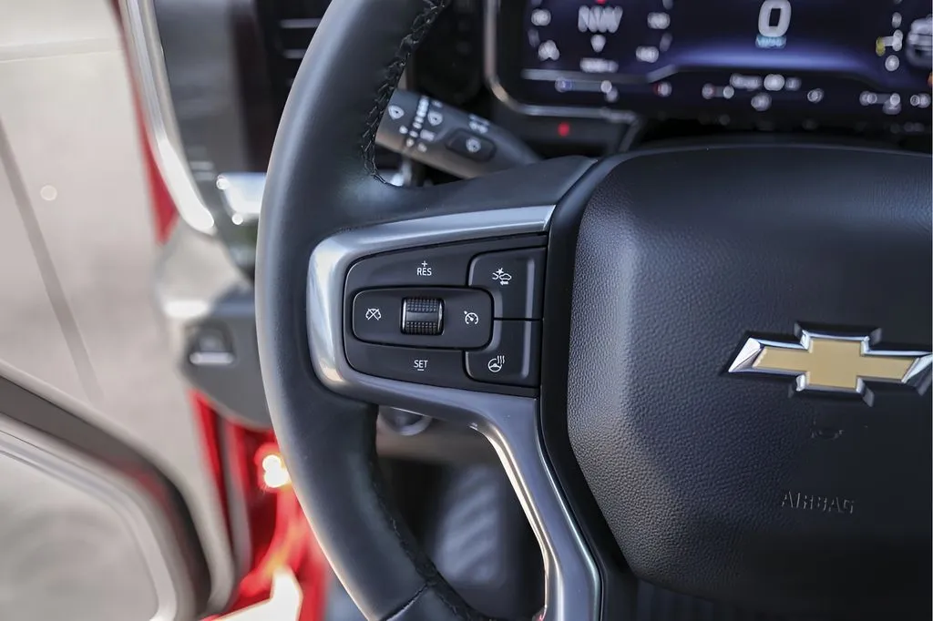 Chevrolet 3500HD photo 17