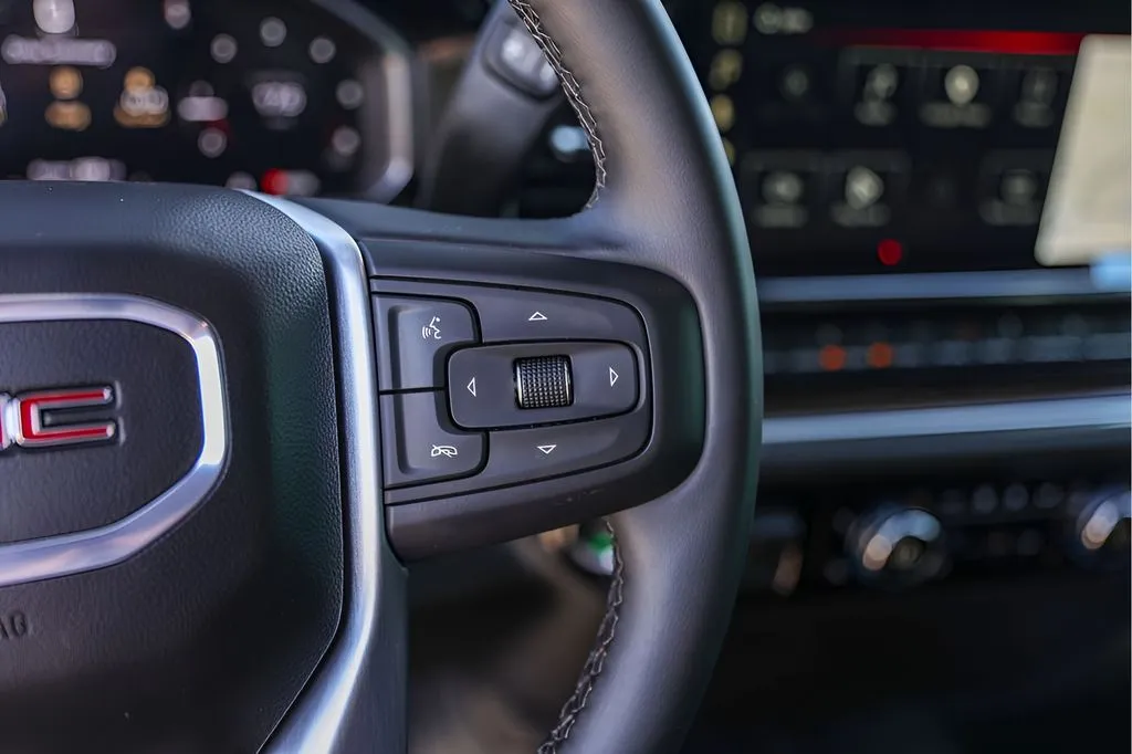 GMC Sierra photo 16