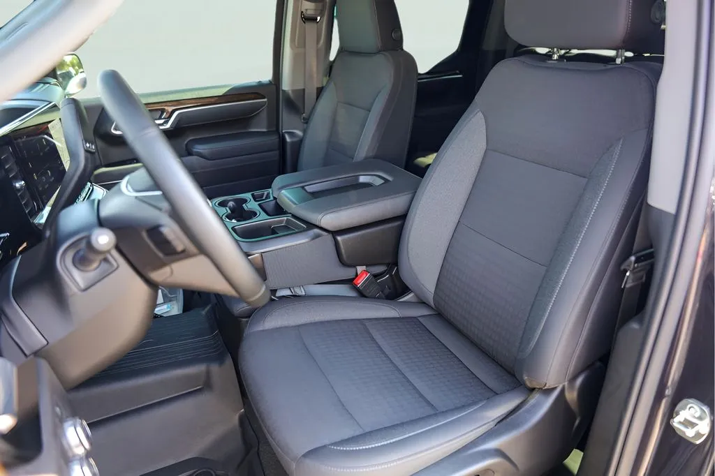 GMC Sierra photo 10