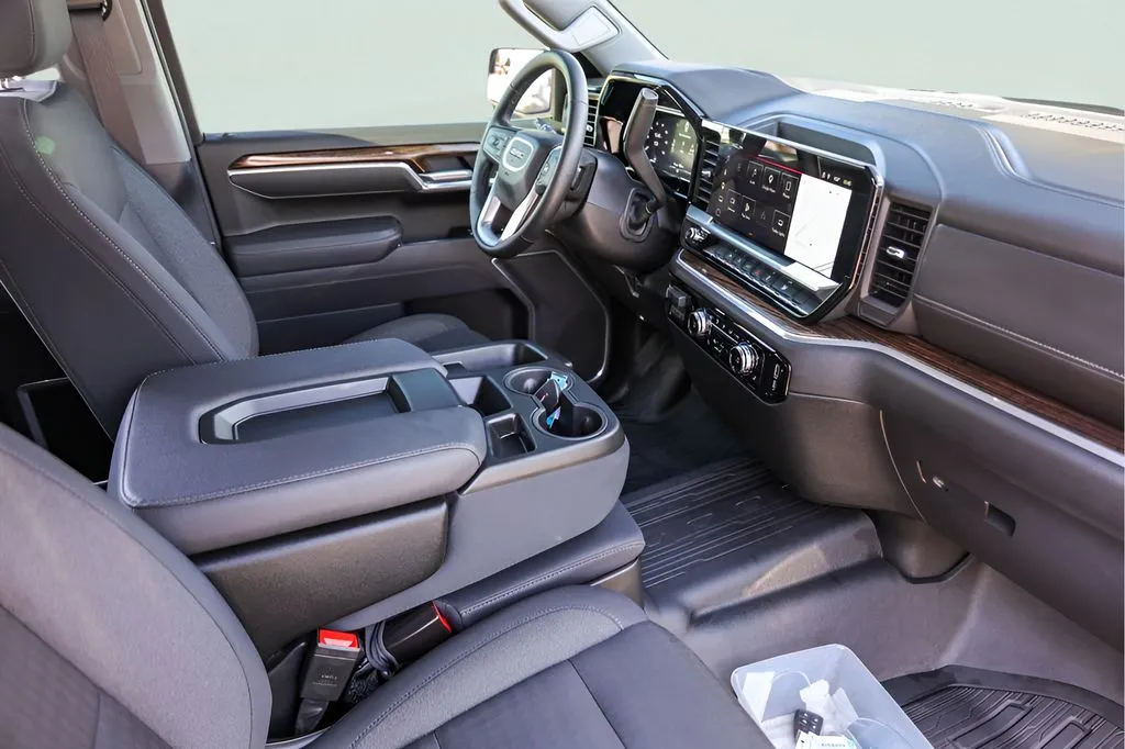 GMC Sierra photo 32
