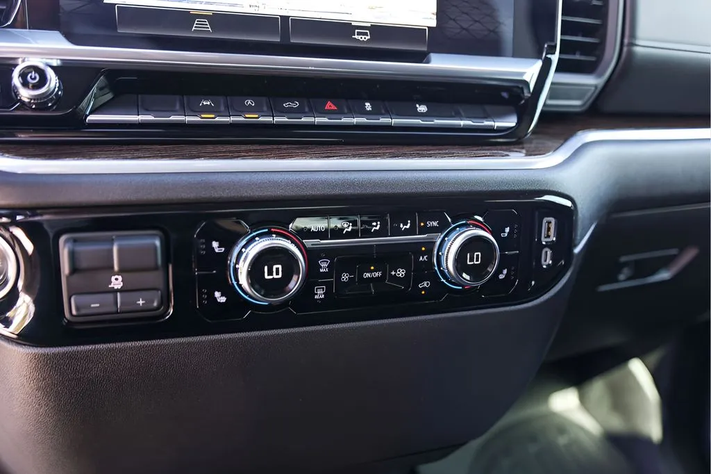 GMC Sierra photo 21