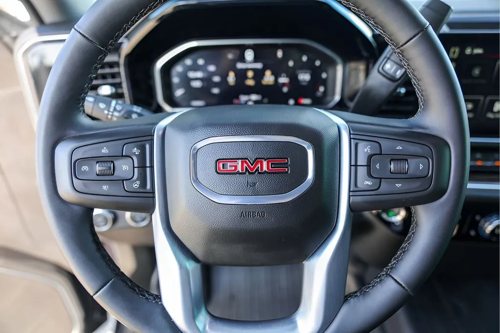 GMC Sierra photo 15